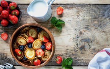 обоя еда, блины,  оладьи, молоко, оладьи, ягоды, клубника