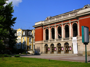 Картинка города здания дома