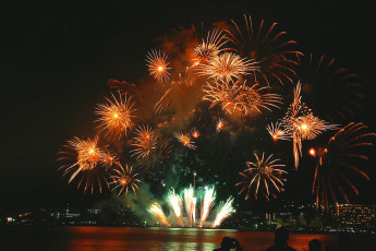 Картинка разное салюты фейерверки салют