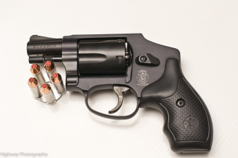 Картинка оружие револьверы пули барабан