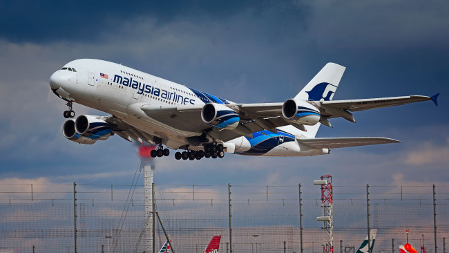 Обои картинки фото airbus a380, авиация, пассажирские самолёты, авиалайнер