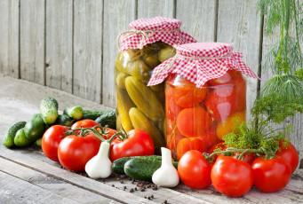 Картинка еда консервация укроп чеснок огурцы помидоры банки перец томаты