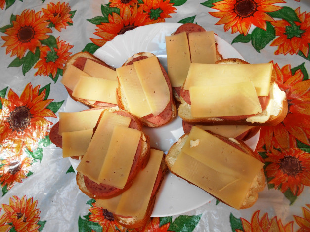 Обои картинки фото еда, бутерброды,  гамбургеры,  канапе, хлеб, колбаса, сыр