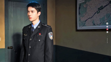 Картинка кино+фильмы being+a+hero чэнь юй полицейский форма дверь карта