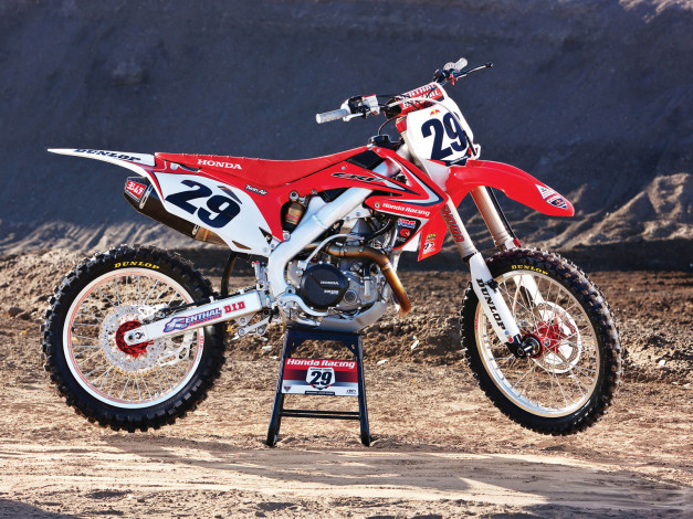 Обои картинки фото мотоциклы, honda