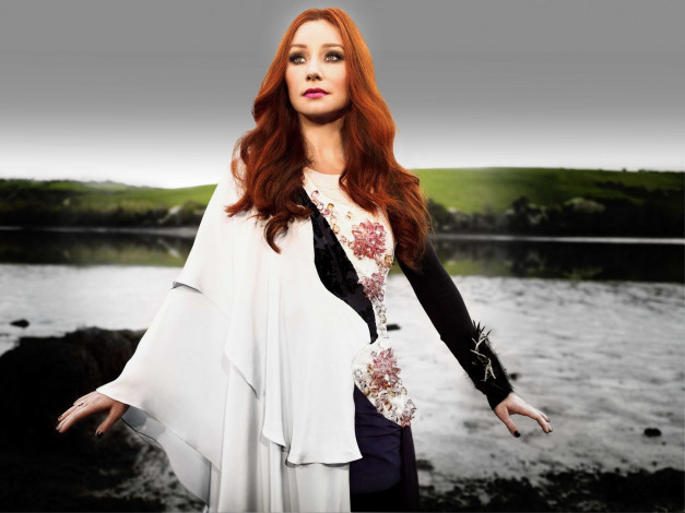 Обои картинки фото tori, amos, музыка, платье, рыжая