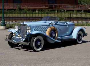 Картинка автомобили классика дорога забор столб дом трава