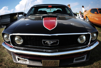 Картинка автомобили выставки уличные фото mustang