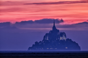 Картинка города крепость мон сен мишель франция вечер очертания