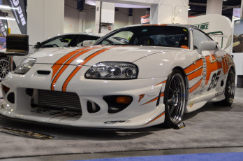 Картинка автомобили выставки уличные фото supra