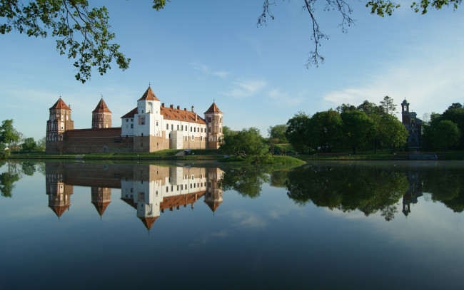 Обои картинки фото мирский, замок, мир, беларусь, города, дворцы, замки, крепости, отражение, озеро