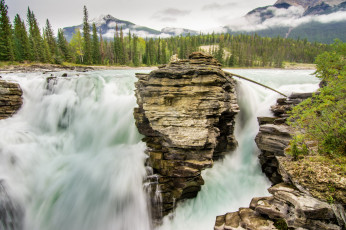Картинка природа водопады лес горы водопад река