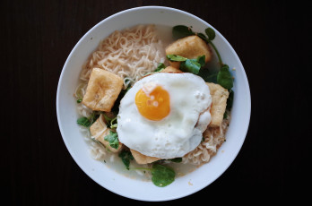 Картинка еда Яичные+блюда лапша яичница