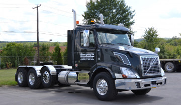 Картинка 2016+volvo+vnx+heavy+haul+tractor автомобили volvo+trucks+ выставка улица грузовик тяжелый тягач седельный