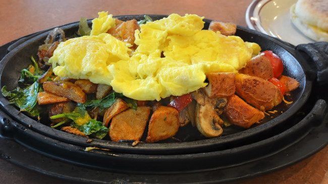 Обои картинки фото еда, вторые блюда, картошка, грибы, омлет