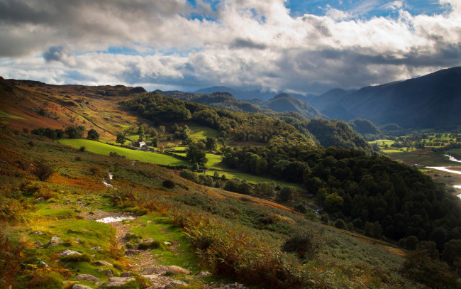 Обои картинки фото природа, пейзажи, великобритания, derwentwater, горы, леса, поля, облака