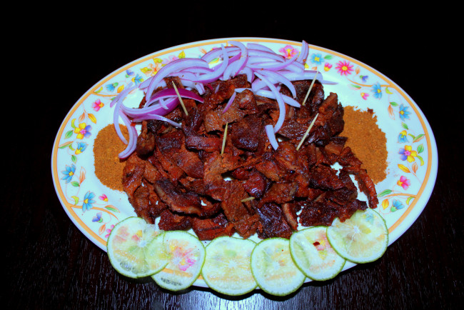 Обои картинки фото еда, мясные блюда, лимон, мясо