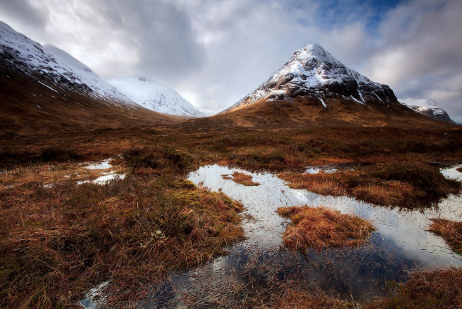 Обои картинки фото природа, горы, гора, трава, лужа