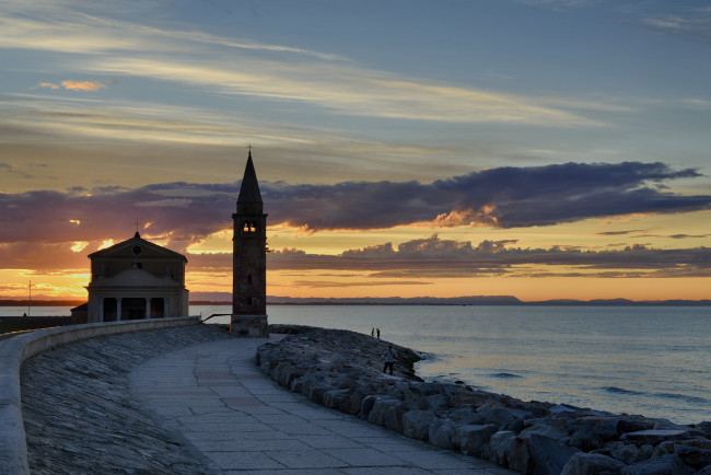 Обои картинки фото природа, восходы, закаты, берег, небо, облака, дорога