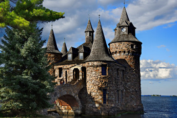 Картинка города -+дворцы +замки +крепости остров харт-айленд heart island 1000 островов boldt castle деревья замок ели река пейзаж башни thousand islands болдт