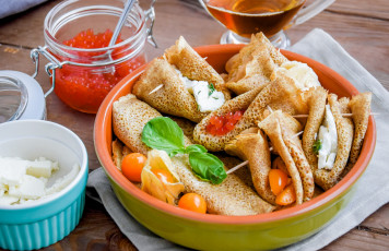 Картинка еда блины +оладьи мята сыр икра базилик физалис