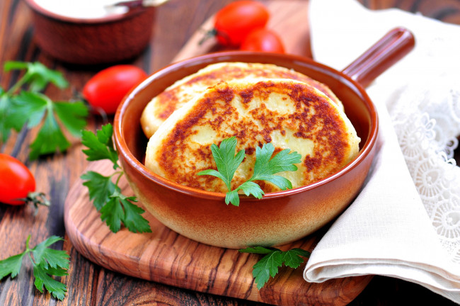 Обои картинки фото еда, вторые блюда, петрушка, картофельный, зразы, помидор