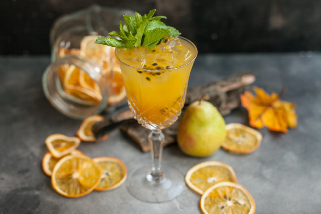 Обои картинки фото еда, напитки,  сок, напиток, мята, цитрус, сок, апельсин