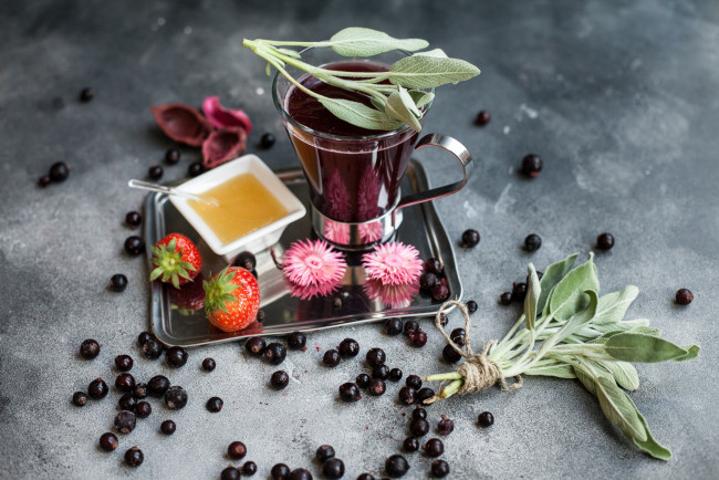 Обои картинки фото еда, напитки, мед, смородина, клубника, ягоды, напиток