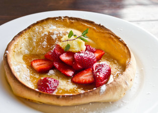 Картинка еда блины +оладьи клубника