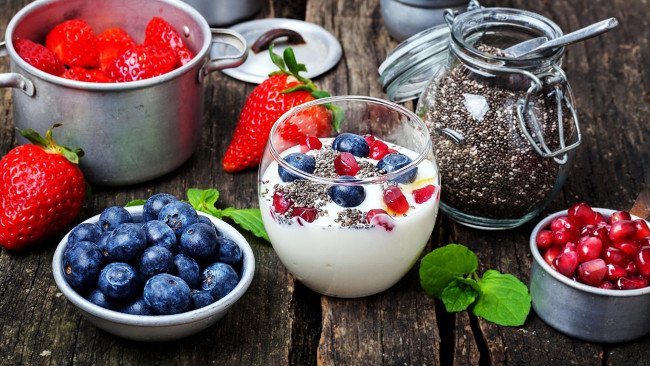 Обои картинки фото еда, мороженое,  десерты, ягоды, мак, десерт