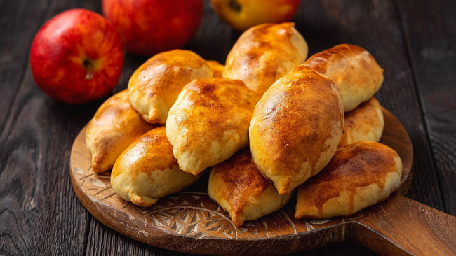 Обои картинки фото еда, хлеб,  выпечка, выпечка, пирожки, яблоки