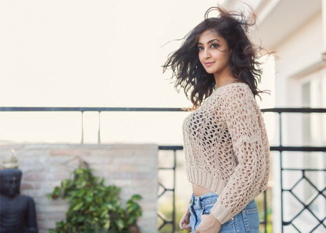 Обои картинки фото aindrita ray, девушки, aindrita, ray, bollywood, поза, стройная, индианка, девушка, брюнетка, красавица, актриса, индия, макияж, лицо