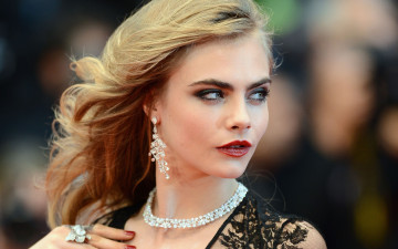 Картинка девушки cara+delevingne макияж бижутерия модель