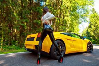 обоя девушка и авто, автомобили, -авто с девушками, девушка, женщина, шатенка, темноволосая, сексуальная, модель, звезда, позирует, разная, обувь, верхняя, стильная, одежда, нижнее, эротическое, бельё, трусы, лифчик, колготки, чулки, аксессуары, макияж, и, множество, элементов, на, фотографии