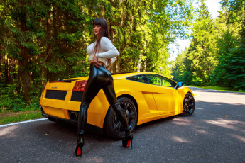Картинка девушка+и+авто автомобили -авто+с+девушками девушка женщина шатенка темноволосая сексуальная модель звезда позирует разная обувь верхняя стильная одежда нижнее эротическое бельё трусы лифчик колготки чулки аксессуары макияж и множество элементов на фотографии