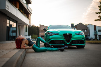 обоя девушка и авто, автомобили, -авто с девушками, девушка, женщина, рыжая, светлая, тёмная, сексуальная, модель, звезда, позирует, разная, обувь, верхняя, стильная, одежда, нижнее, эротическое, бельё, трусы, лифчик, колготки, чулки, аксессуары, макияж, и, множество, элементов, на, фотографии