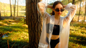 Картинка девушки -+брюнетки +шатенки шатенка очки белье рубашка лес