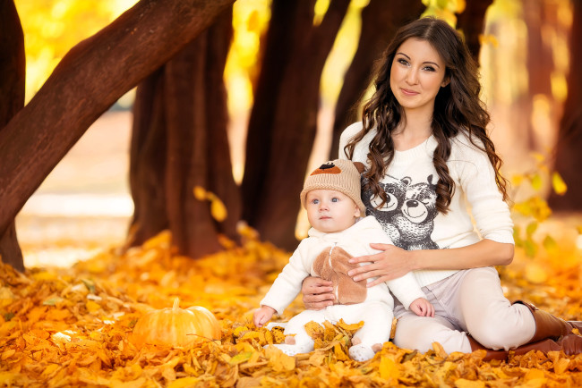 Обои картинки фото разное, люди, женщина, ребенок, осень, листья, деревья