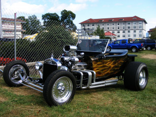 Картинка classic at the fort автомобили выставки уличные фото автомобиль классика