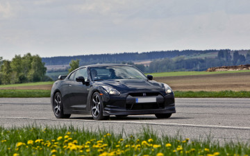 Картинка автомобили nissan datsun r35 gtr дорога поле