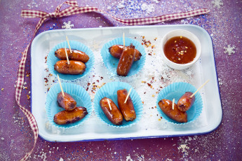 Картинка еда колбасные изделия соус гриль колбаски