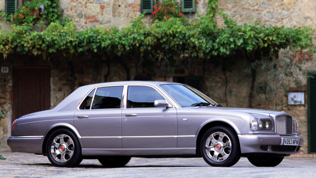 Обои картинки фото bentley, arnage, автомобили, элитные, великобритания, motors, премиум-класс