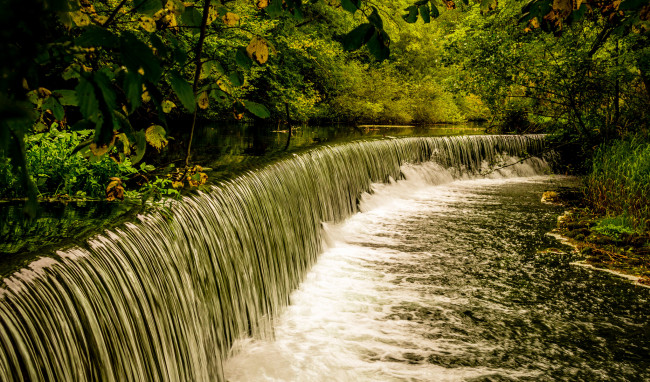 Обои картинки фото природа, водопады, лес, деревья, водопад, поток