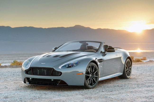 Обои картинки фото автомобили, aston martin, серый, us-spec, aston, martin, 2015г, roadster, vantage, s, v12
