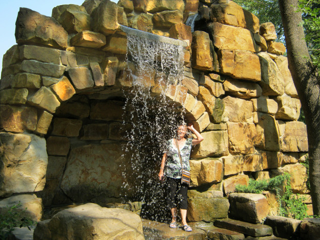 Обои картинки фото города, - памятники,  скульптуры,  арт-объекты, кабардинка, старый, водопад, дианы, грот, камни, парк