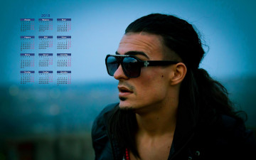 Картинка danu+boian календари знаменитости парень очки певец