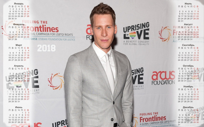 Обои картинки фото dastin lens blek, календари, знаменитости, парень, актер