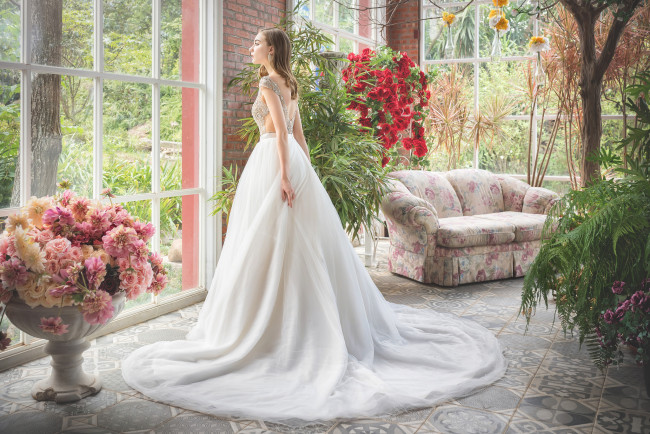 Обои картинки фото девушки, -unsort , невесты, невеста, платье, праздник, свадьба, красотка