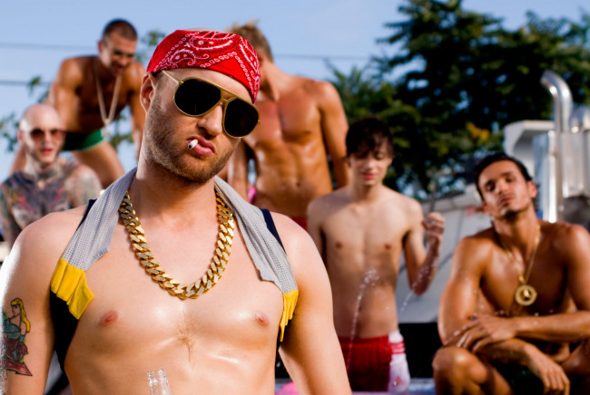 Обои картинки фото мужчины, -unsort, парни, цепь, очки, тату