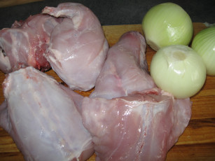 Картинка автор varvarra еда мясные блюда куски кролика луковицы